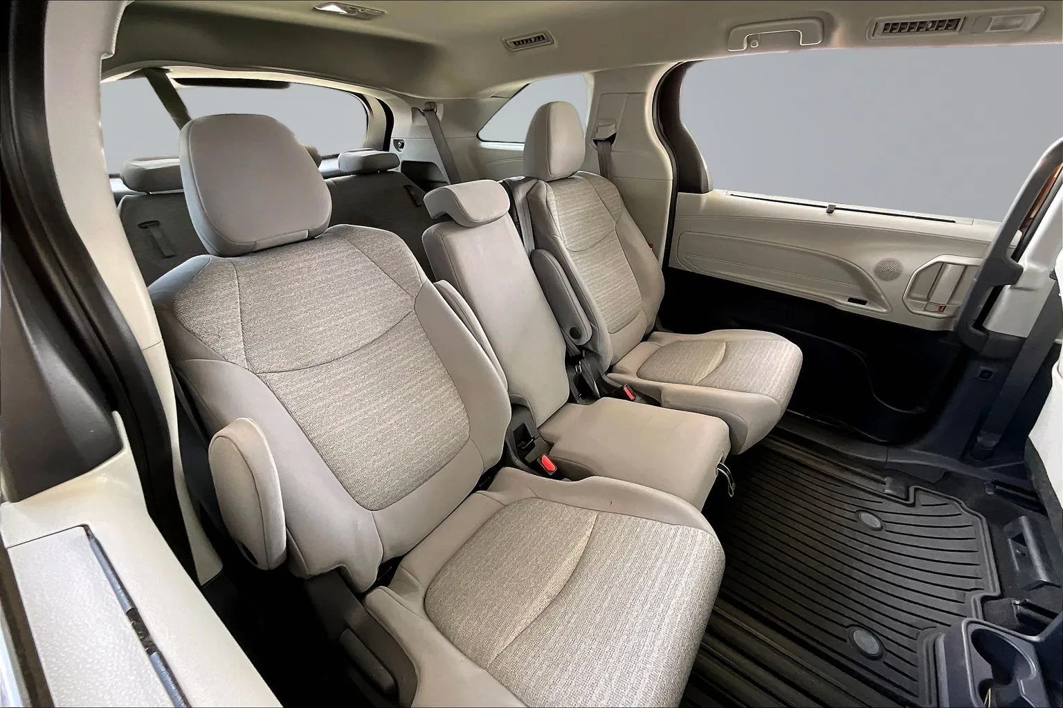Toyota Sienna photo 22