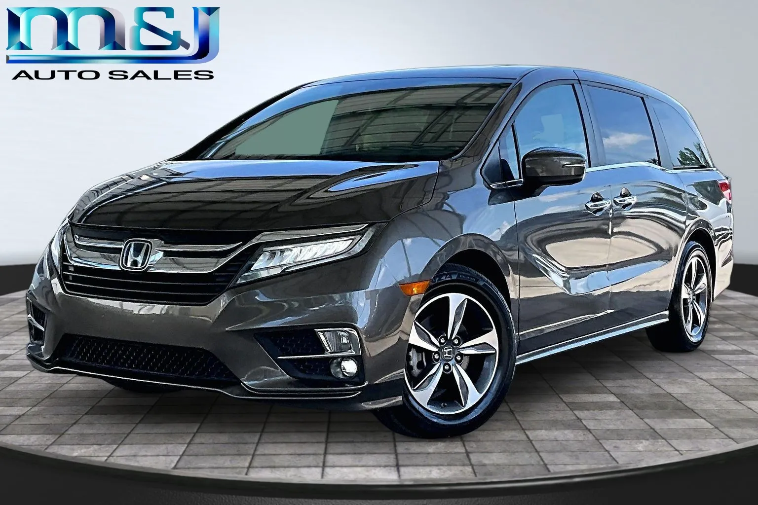 Brown 2018 Honda Odyssey Touring for sale in Jacksonville, FL