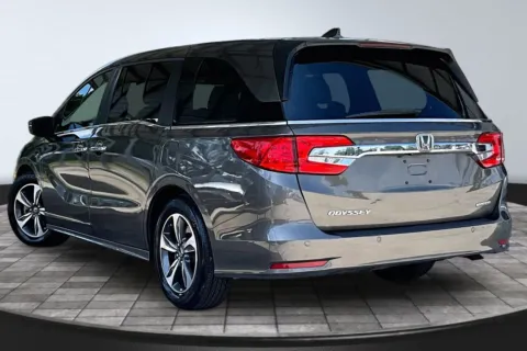 More photos of 2018 Honda Odyssey Touring at M&J Auto Sales and Service, FL