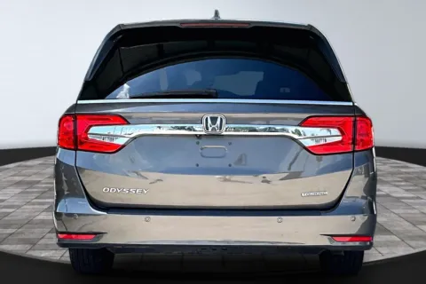 More photos of 2018 Honda Odyssey Touring at M&J Auto Sales and Service, FL