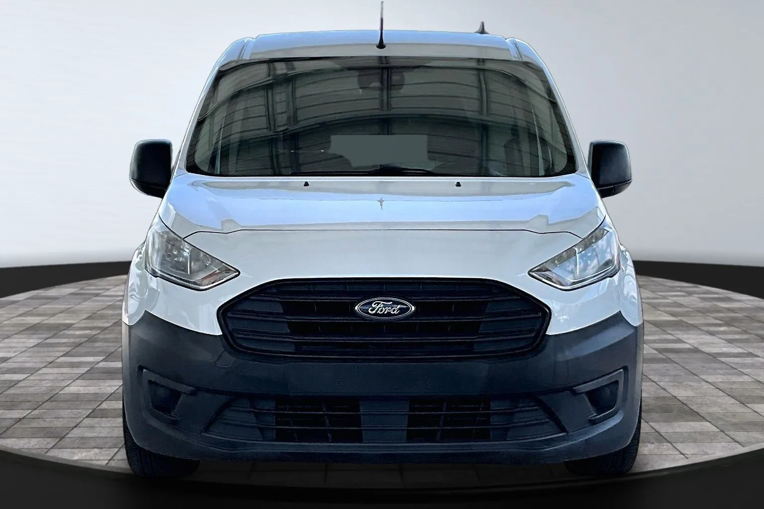 Ford Transit Connect photo 2