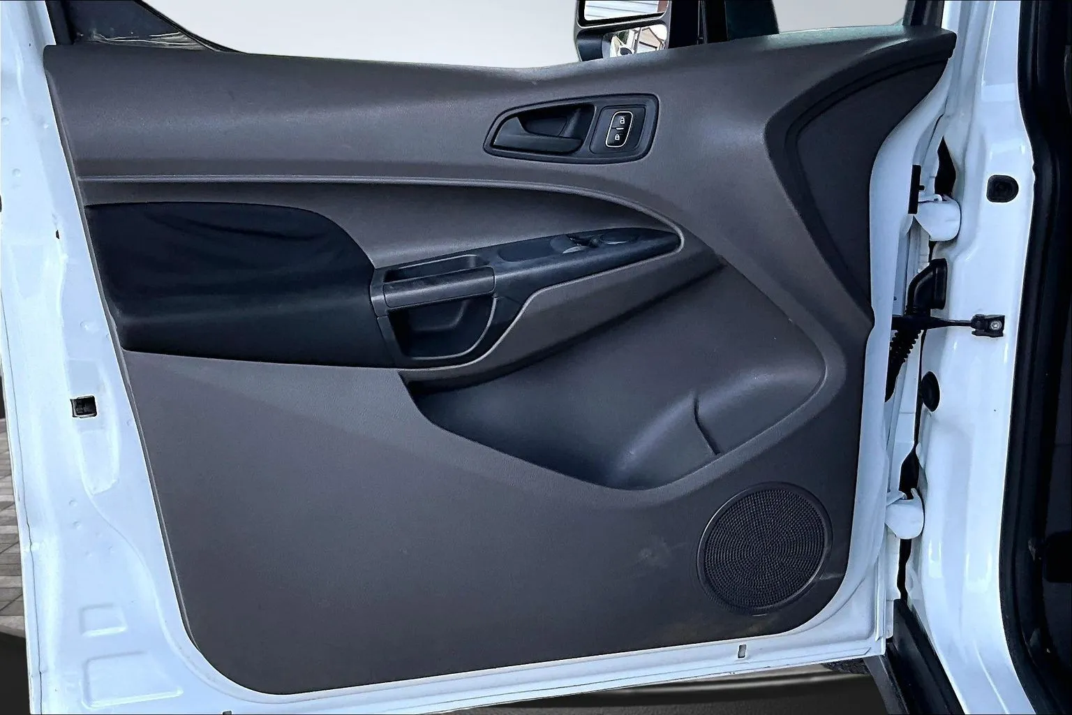Ford Transit Connect photo 17