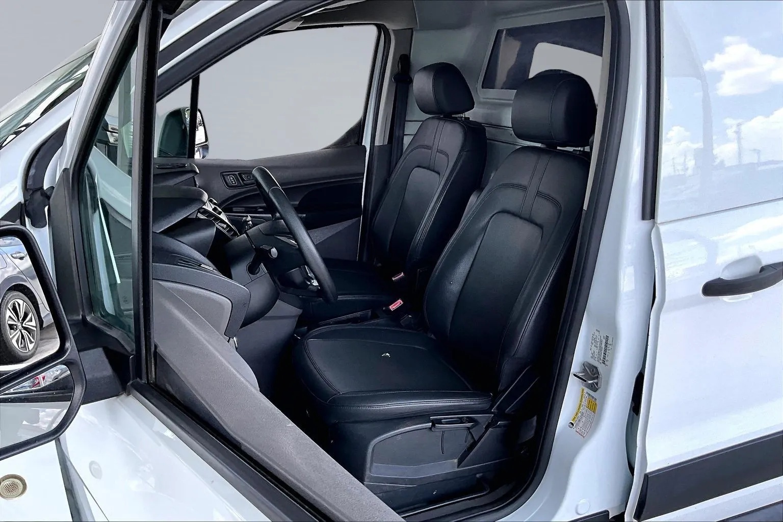 Ford Transit Connect photo 18