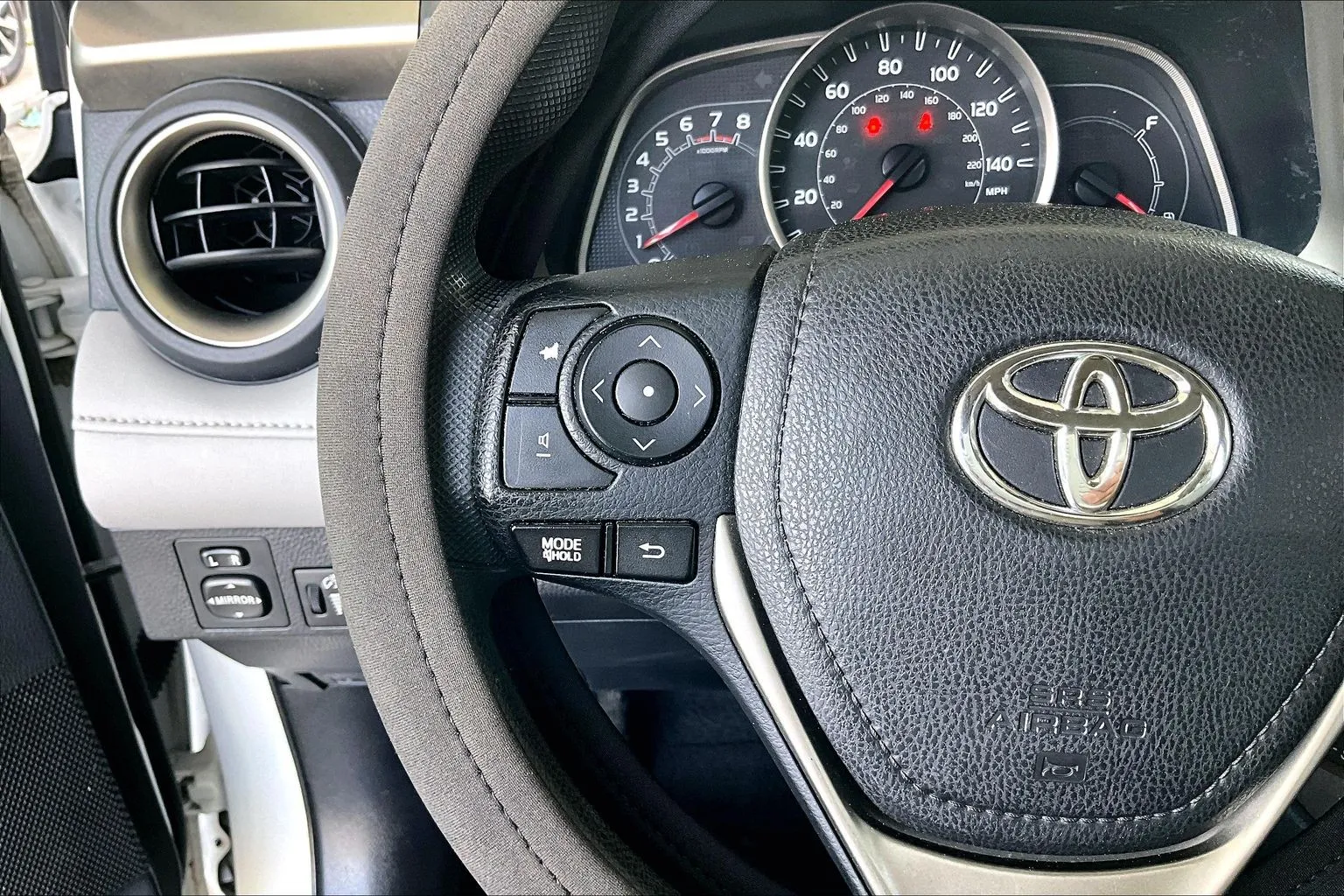 Toyota RAV4 photo 10