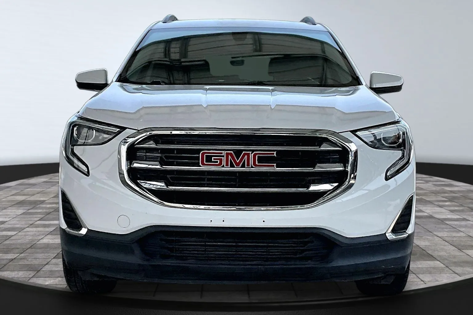 GMC Terrain photo 2