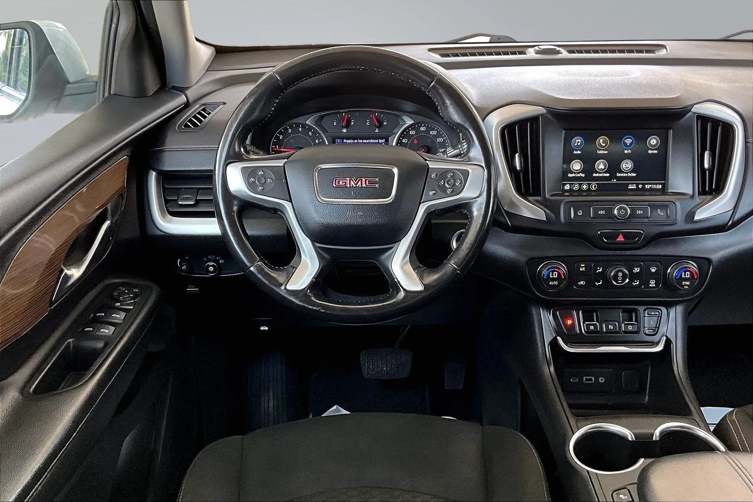 GMC Terrain photo 8