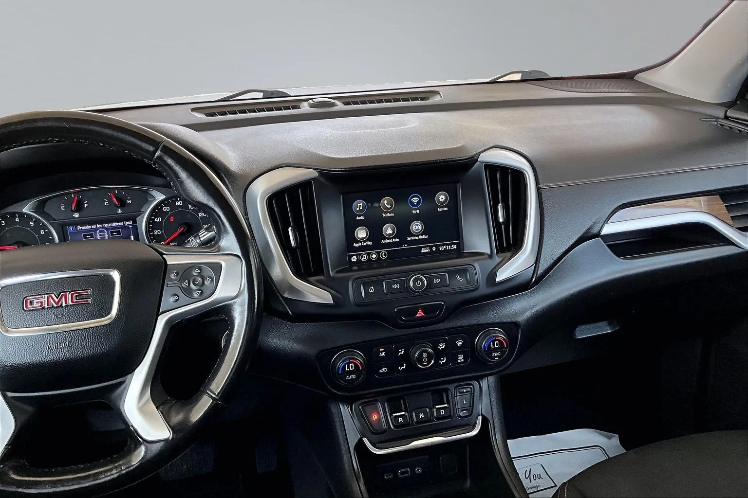 GMC Terrain photo 9
