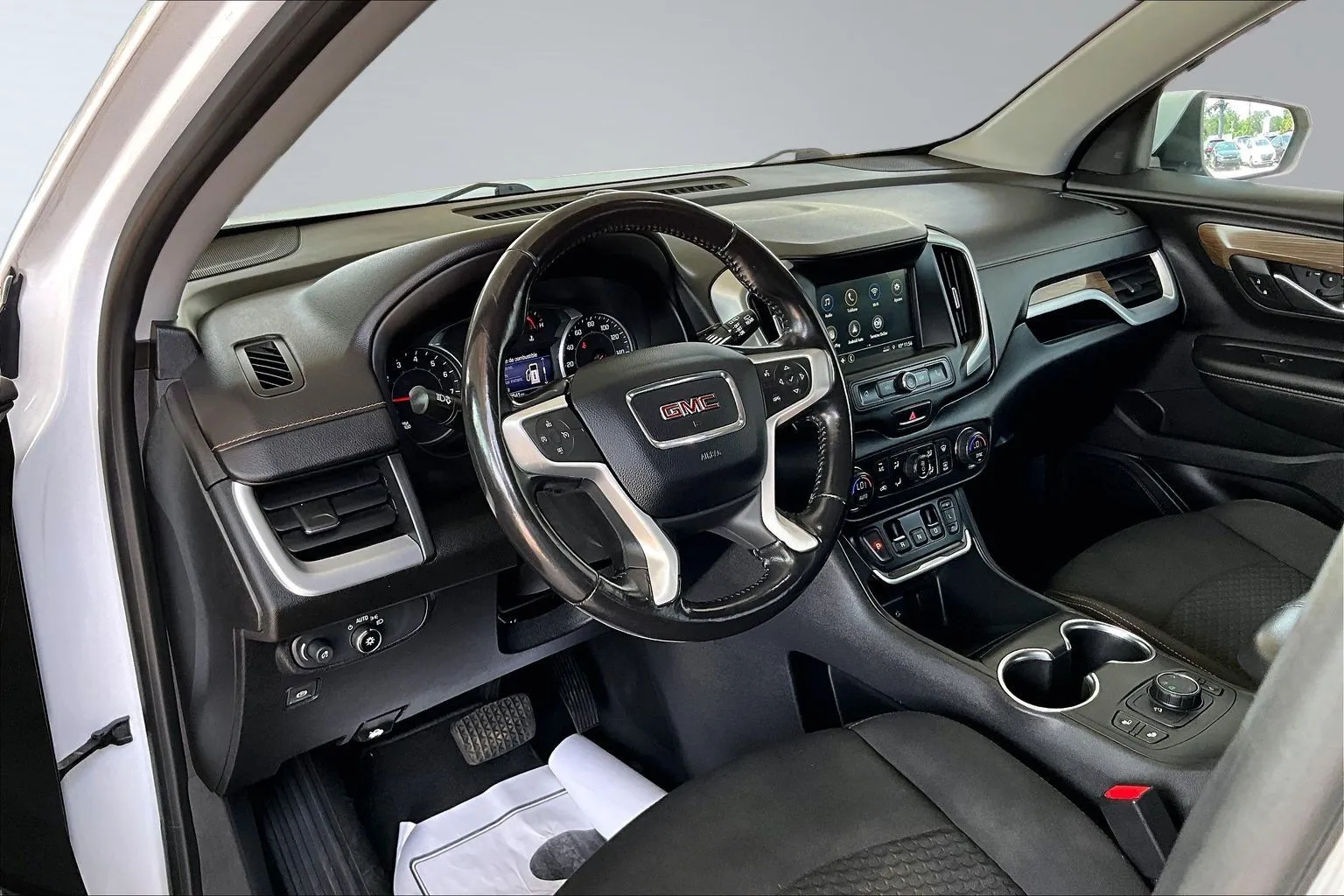GMC Terrain photo 14