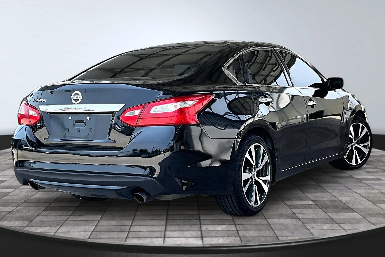 Nissan Altima photo 6