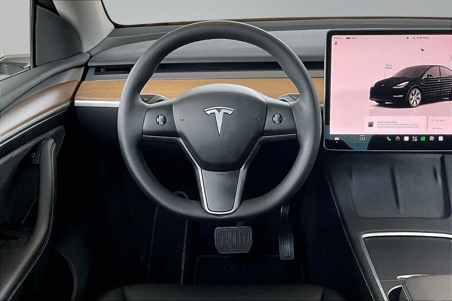 Tesla Model Y photo 8