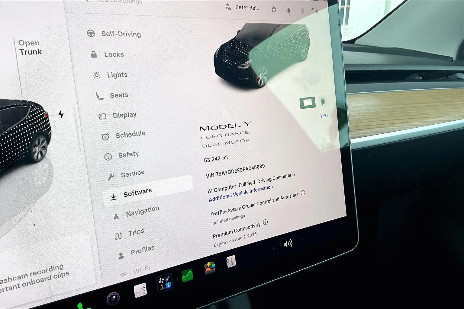 Tesla Model Y photo 12