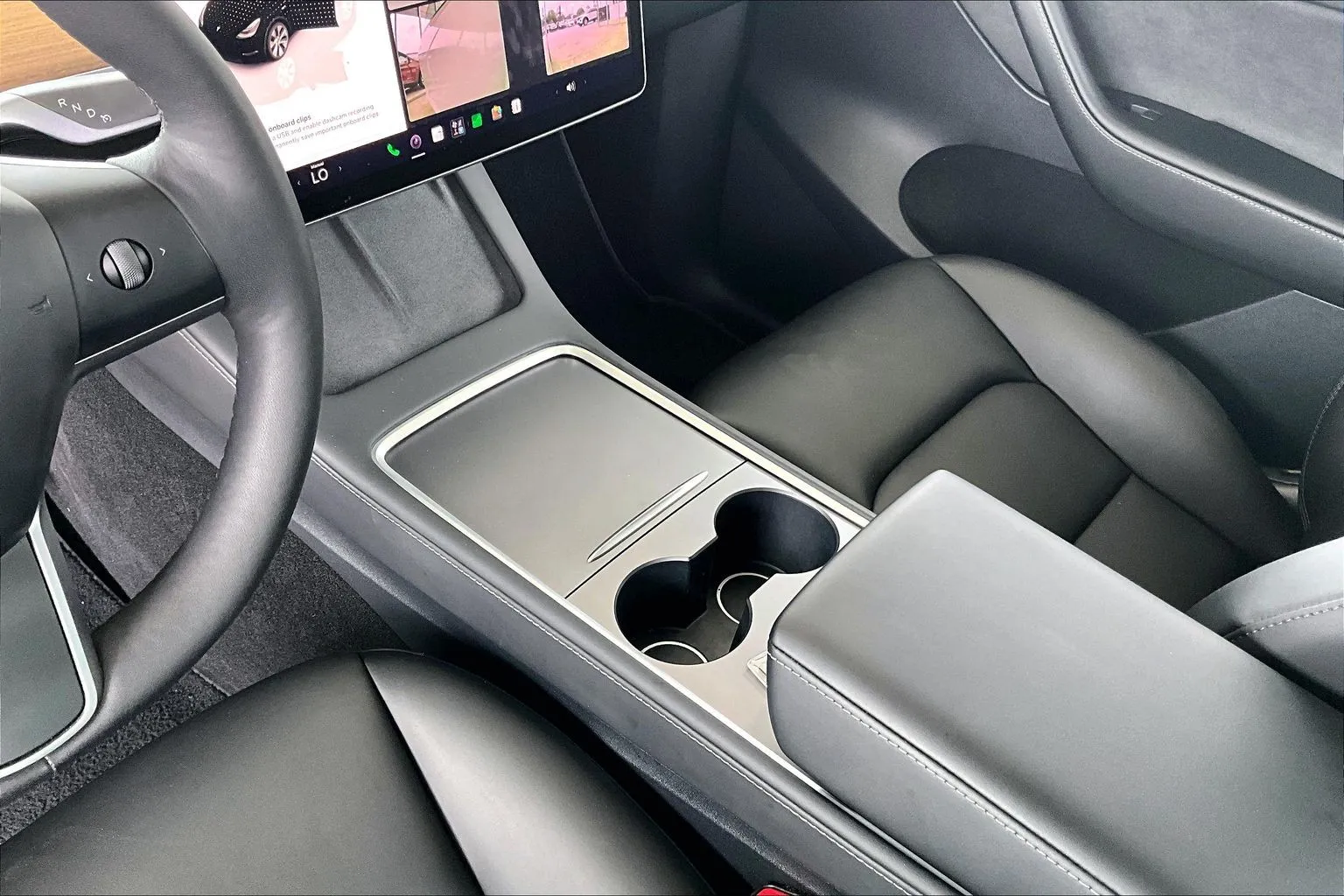 Tesla Model Y photo 15