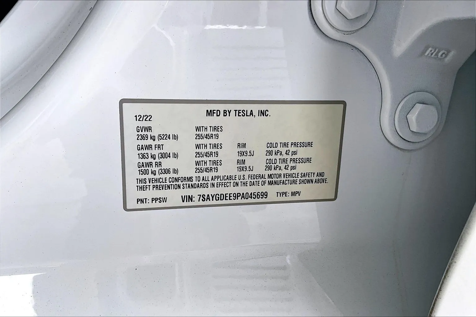 Tesla Model Y photo 16