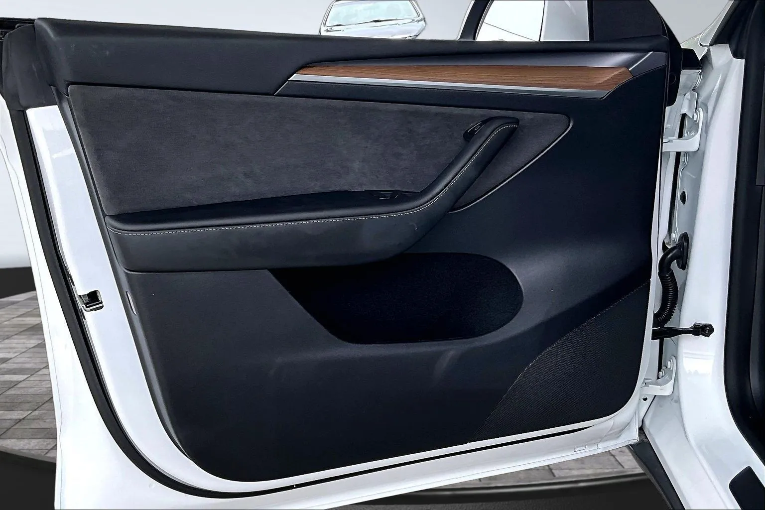 Tesla Model Y photo 17