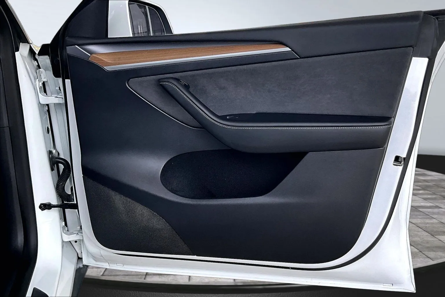 Tesla Model Y photo 25