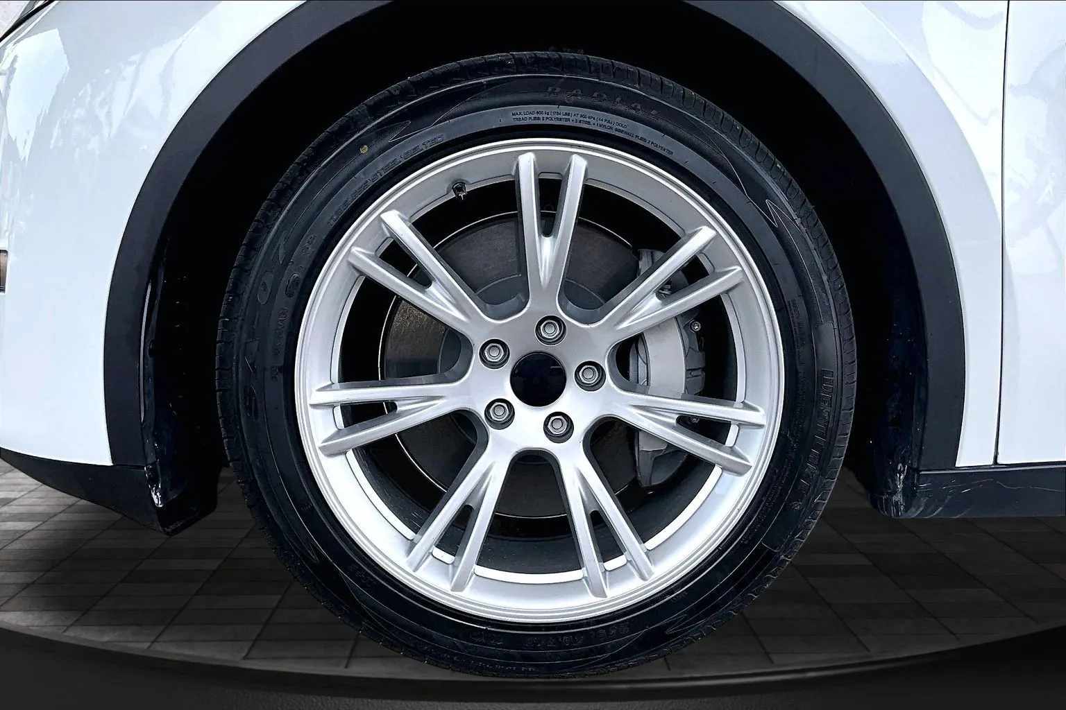 Tesla Model Y photo 31