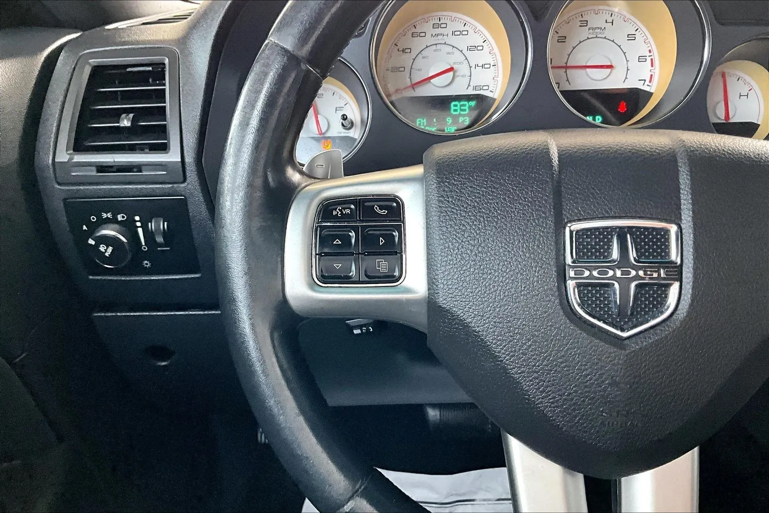 Dodge Challenger photo 10