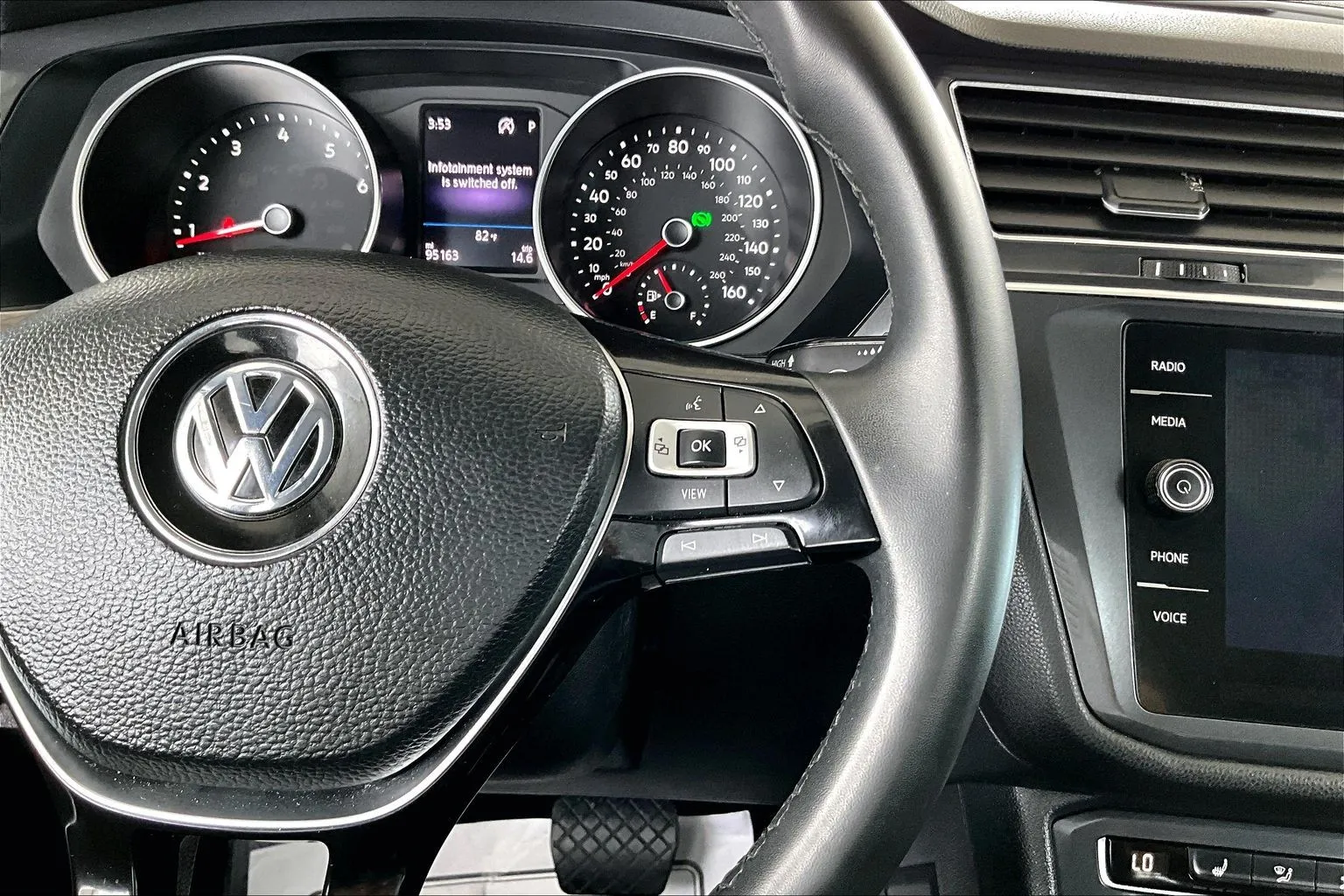 Volkswagen Tiguan photo 11