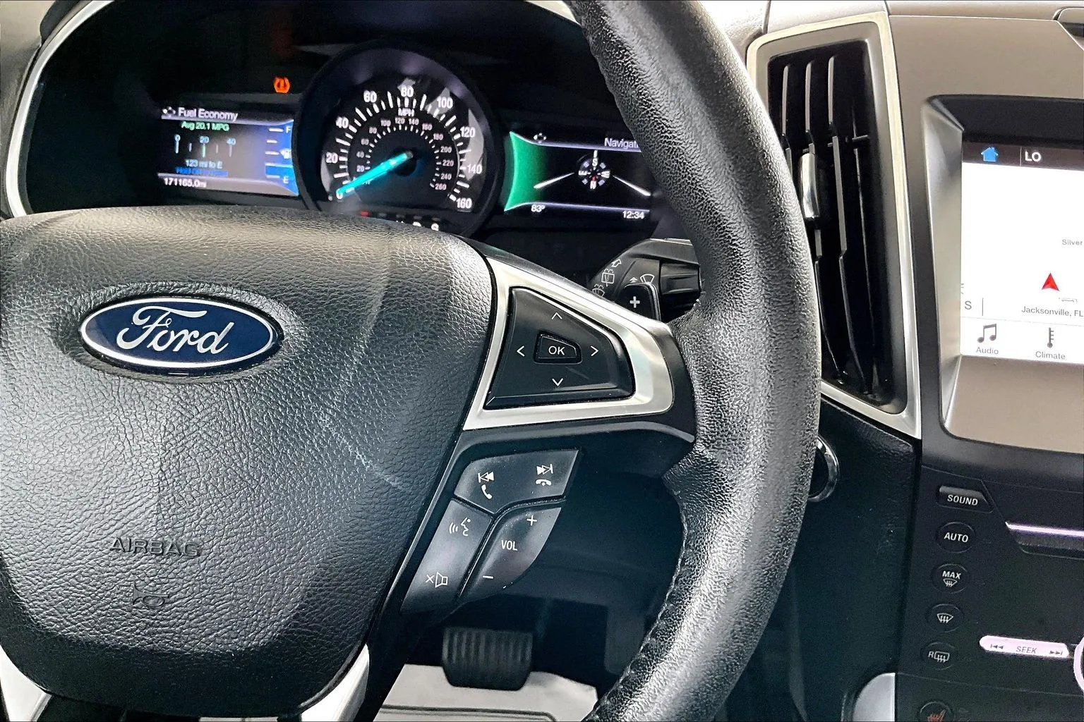 Ford Edge photo 11
