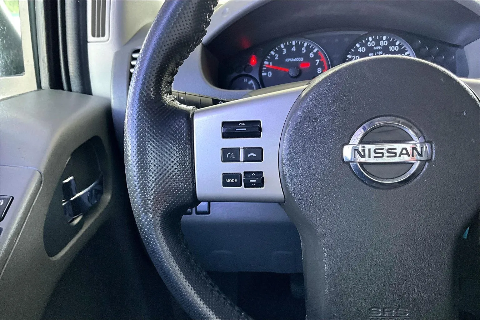 Nissan Frontier photo 11