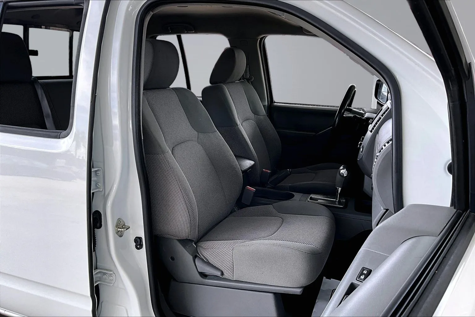 Nissan Frontier photo 26