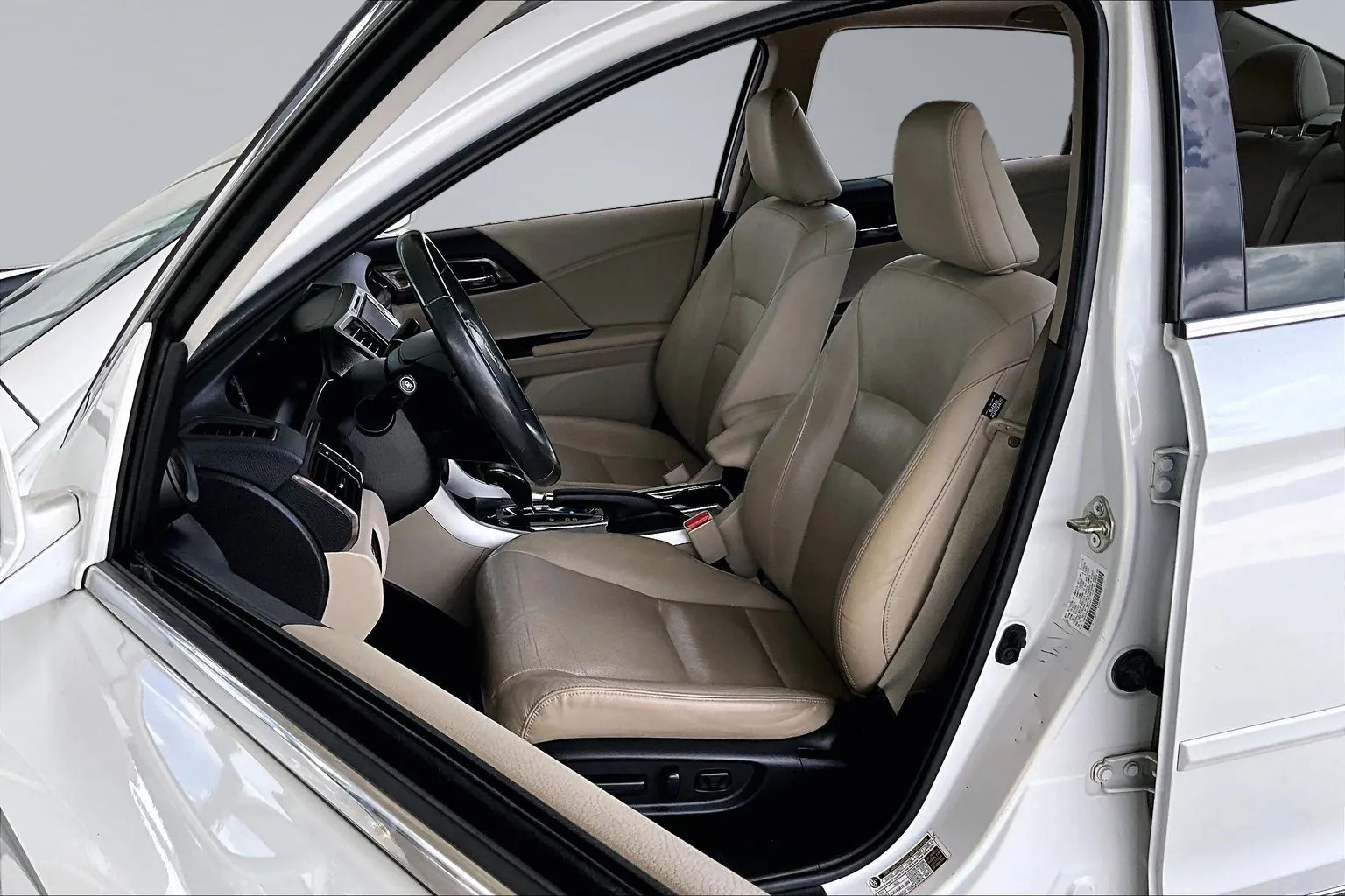 Honda Accord photo 18