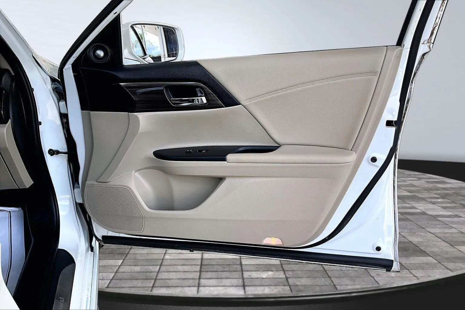Honda Accord photo 25