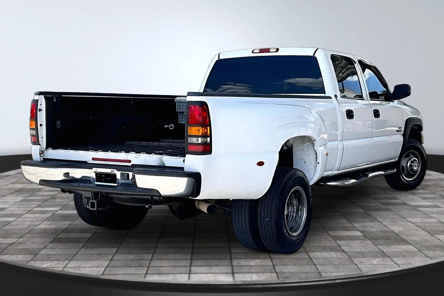 Chevrolet Silverado photo 6