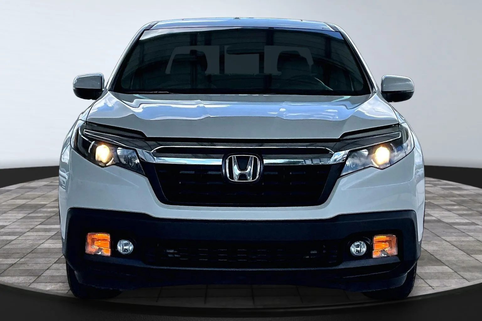 Honda Ridgeline photo 2