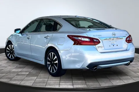 More photos of 2018 Nissan Altima at M&J Auto Sales and Service, FL
