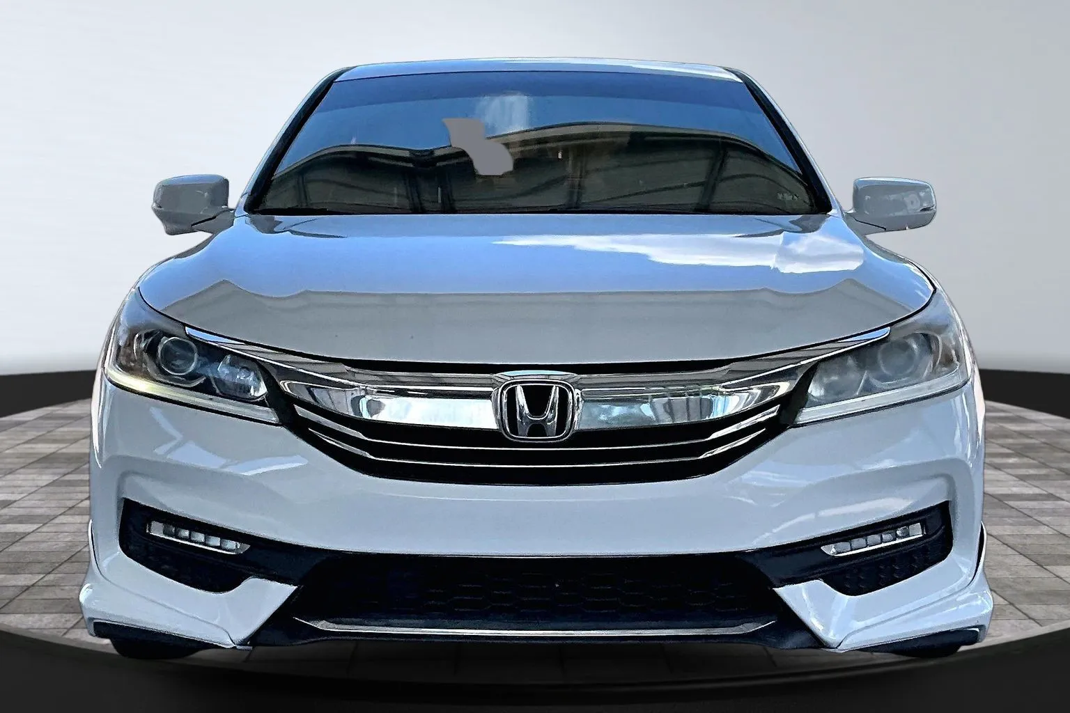 Honda Accord photo 2