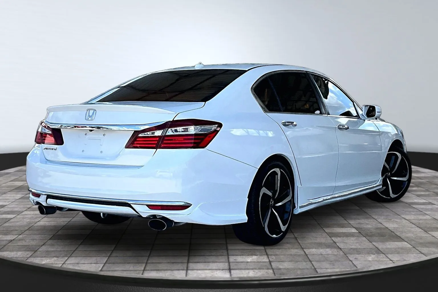 Honda Accord photo 6