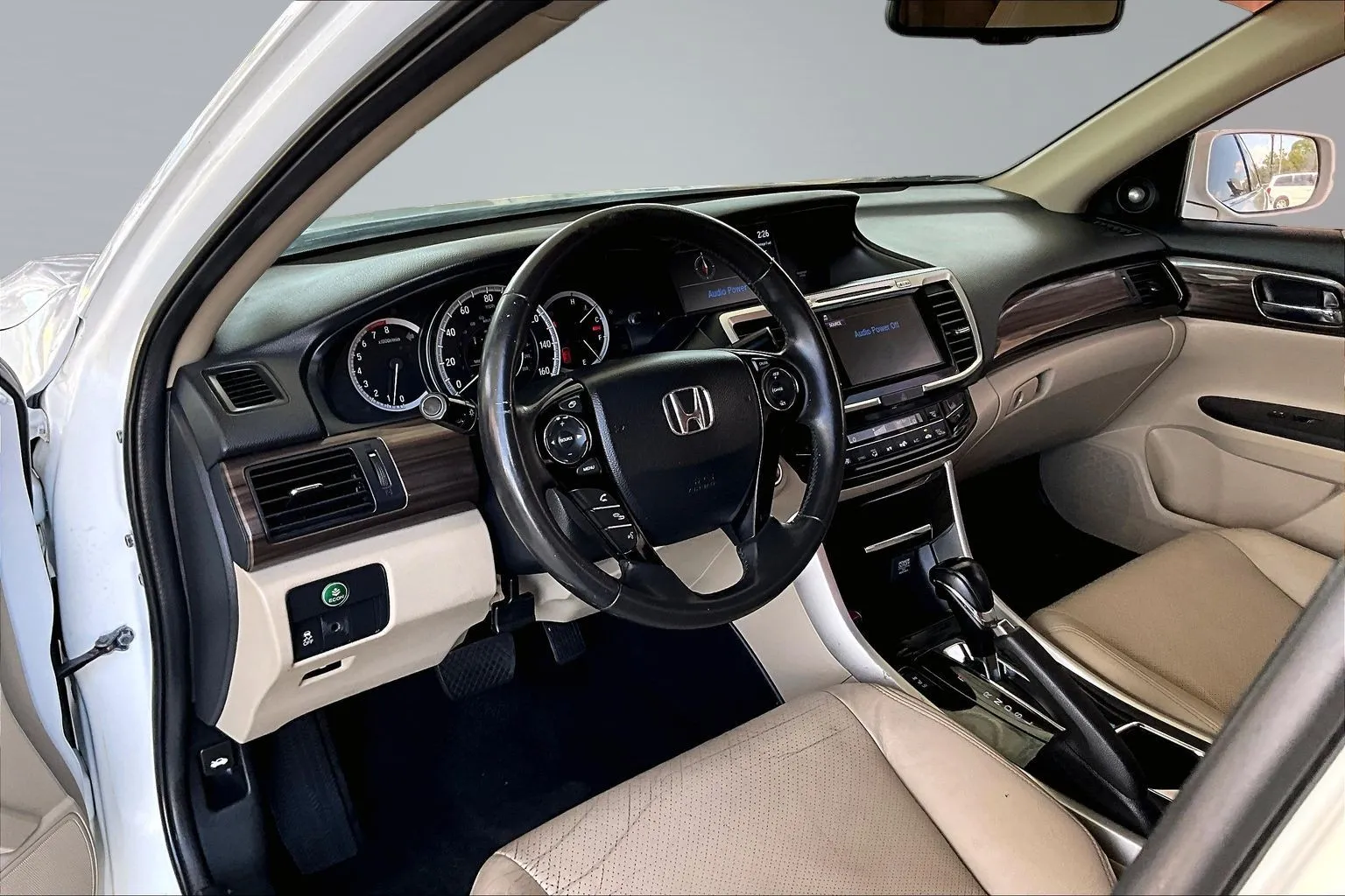 Honda Accord photo 14