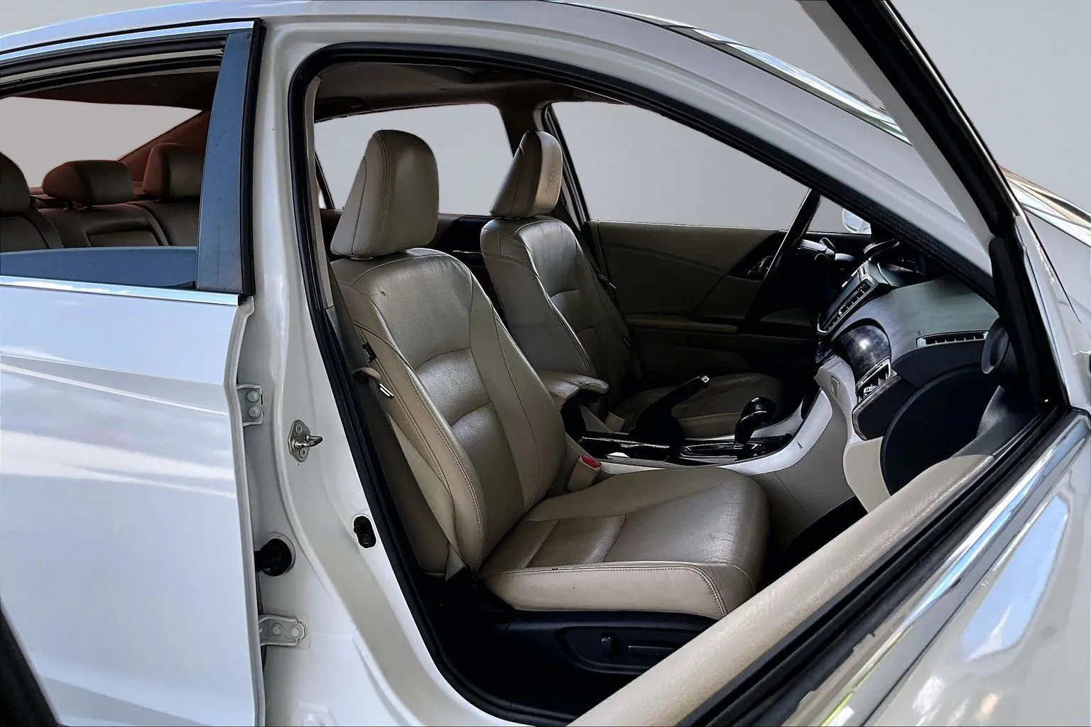 Honda Accord photo 26