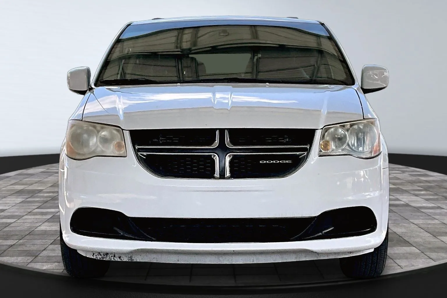 Dodge Grand Caravan photo 2