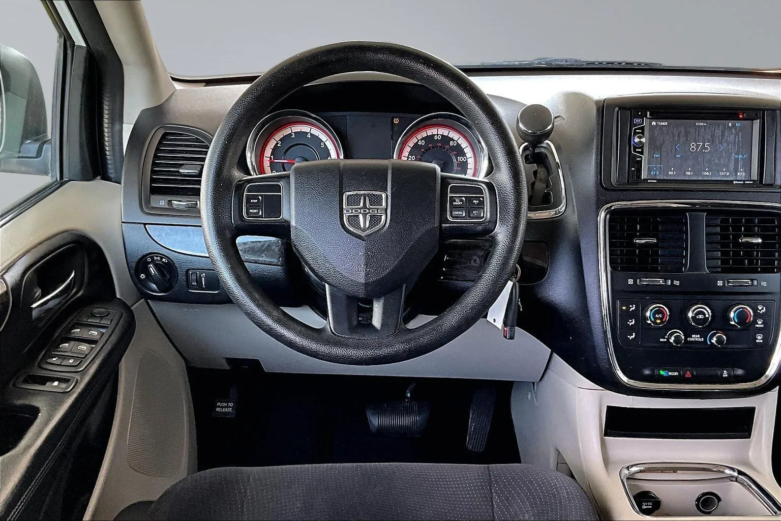 Dodge Grand Caravan photo 8