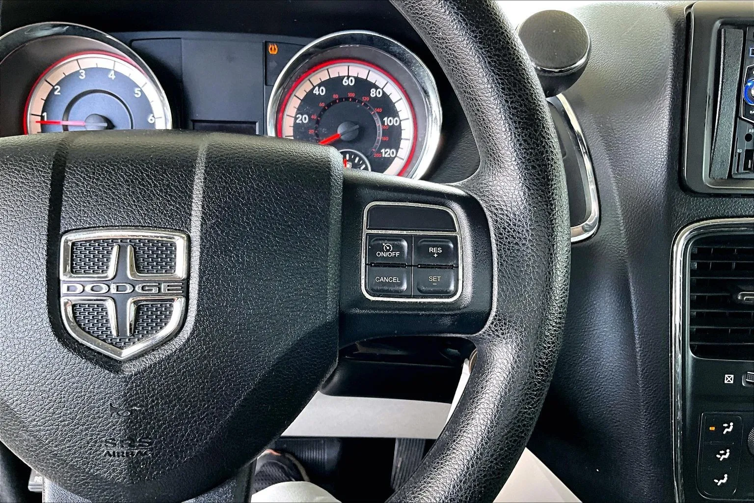 Dodge Grand Caravan photo 11