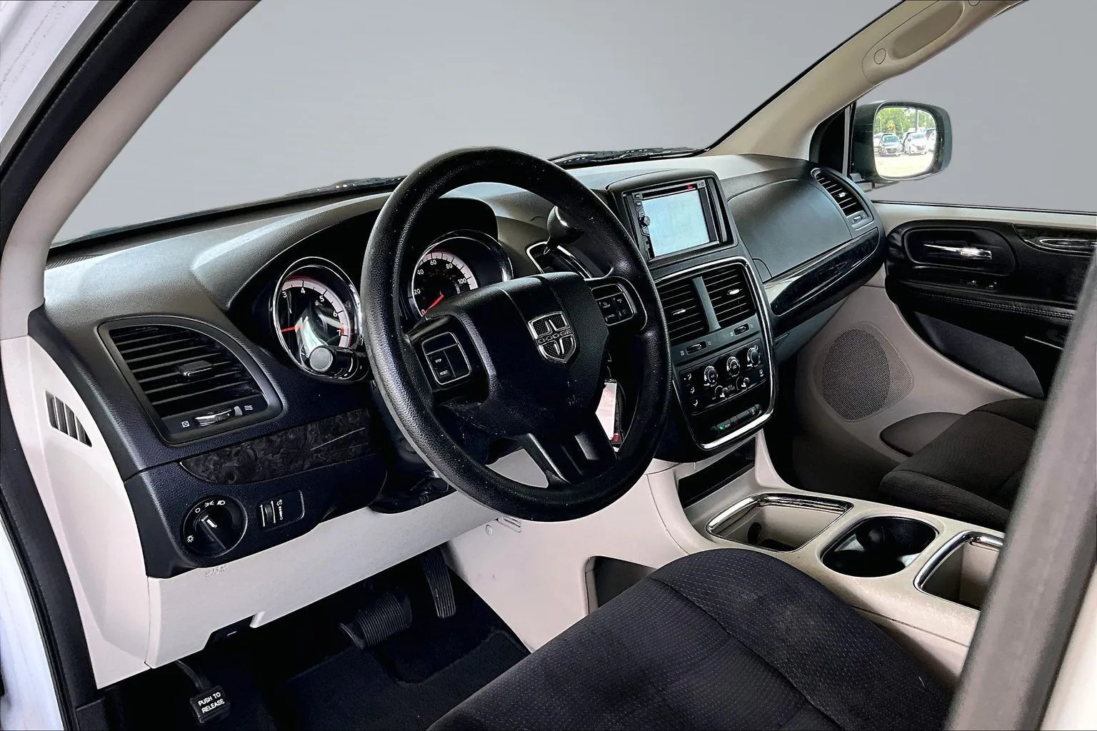 Dodge Grand Caravan photo 13