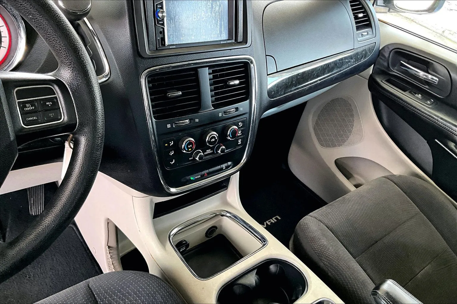 Dodge Grand Caravan photo 14