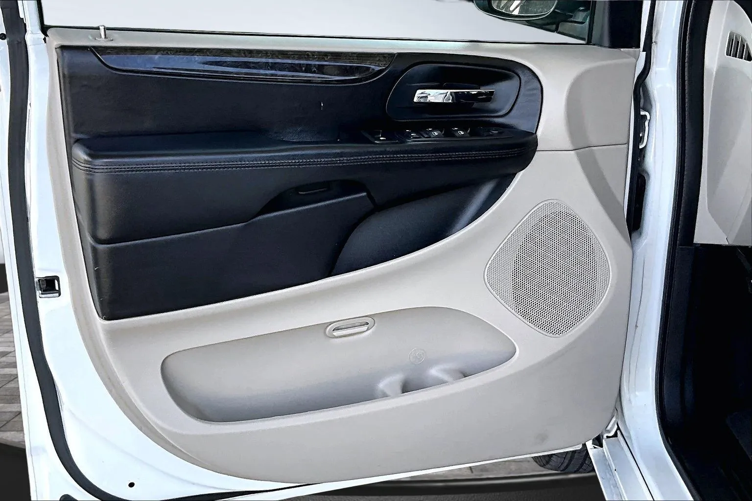 Dodge Grand Caravan photo 16
