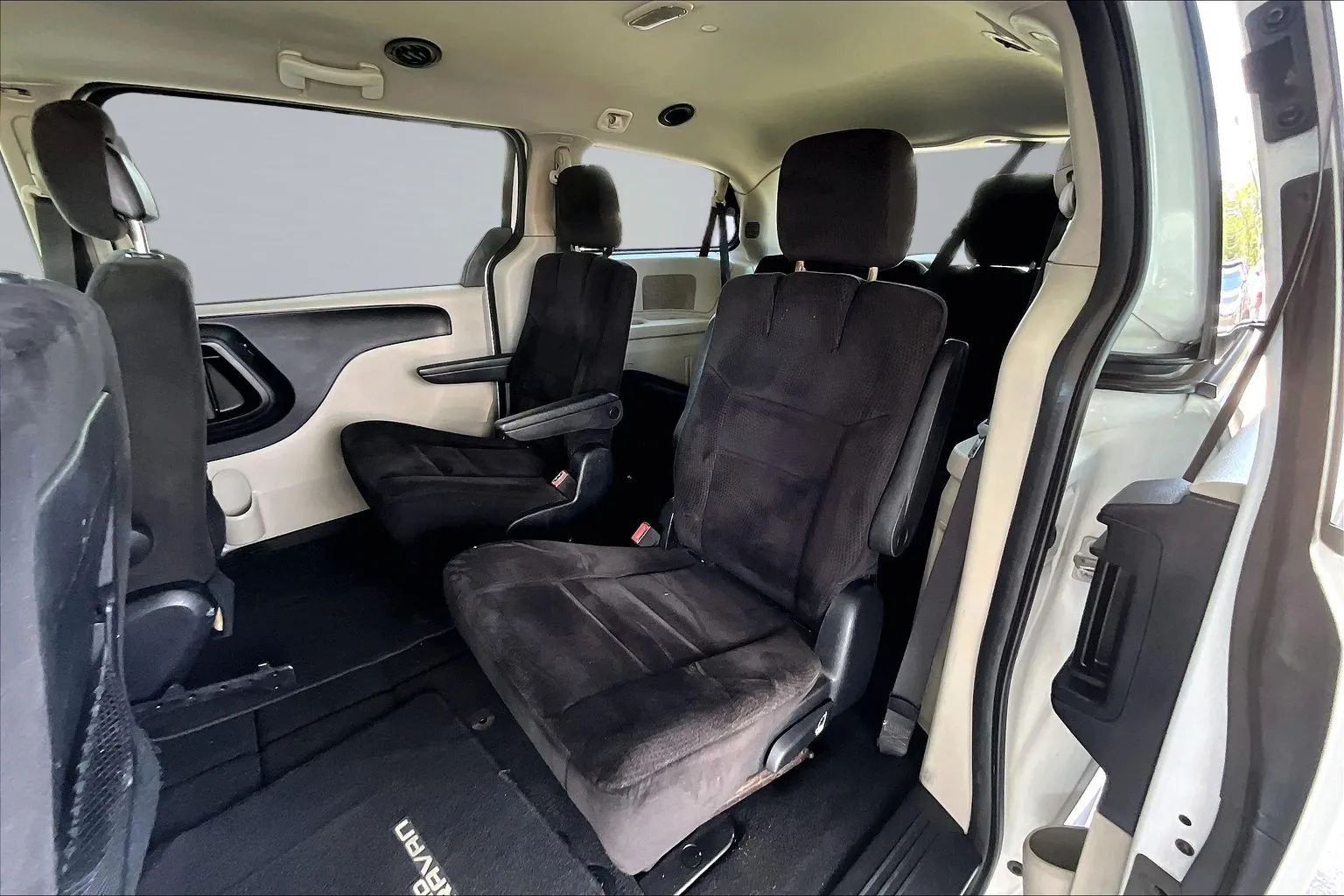 Dodge Grand Caravan photo 18