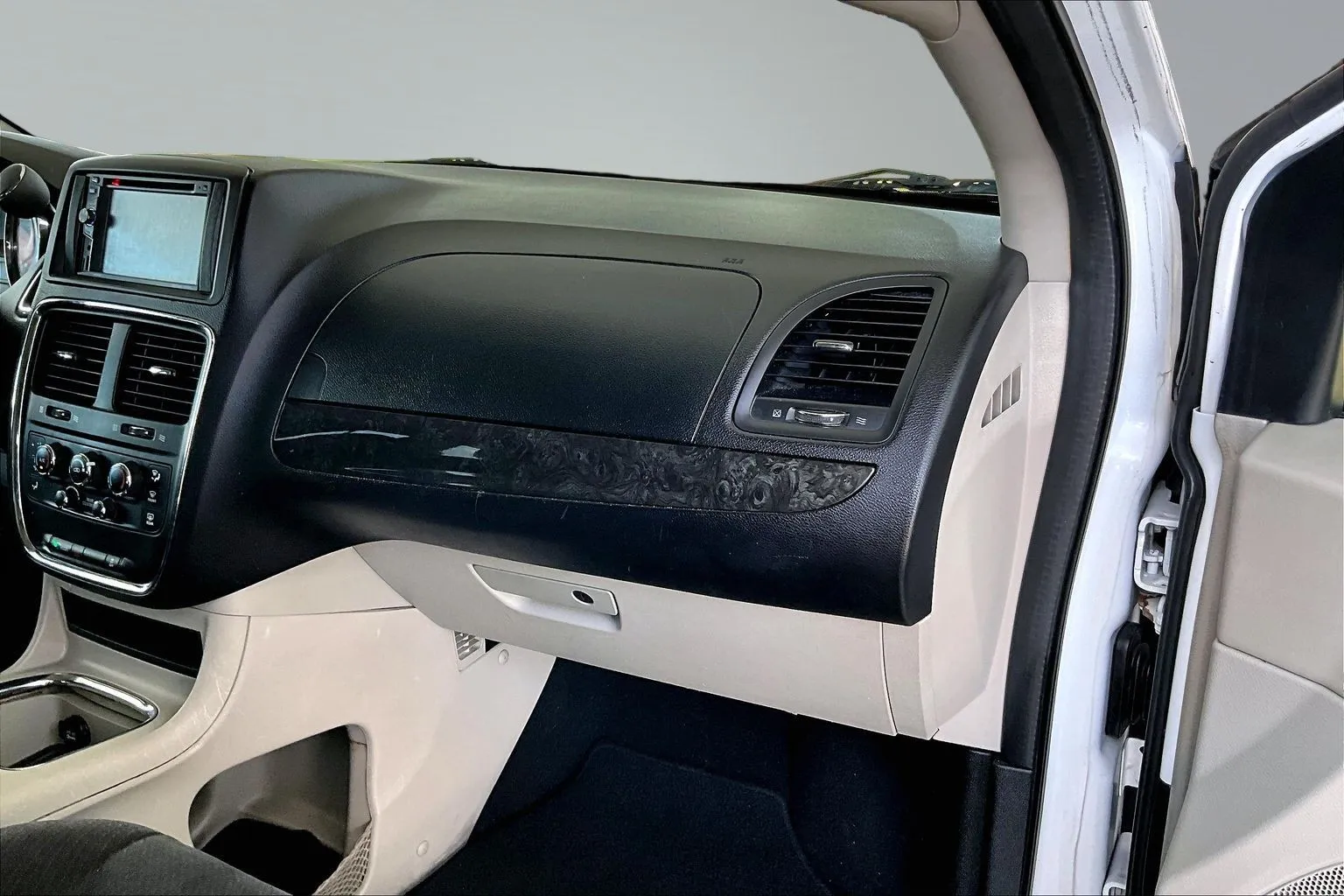 Dodge Grand Caravan photo 23