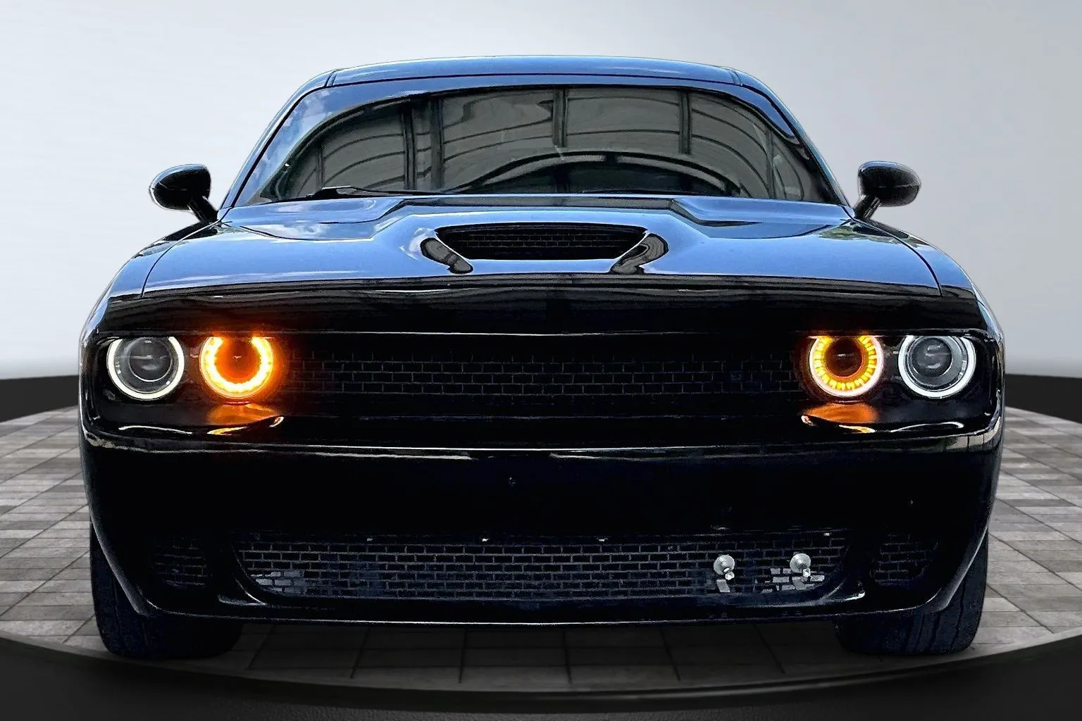 Dodge Challenger photo 2
