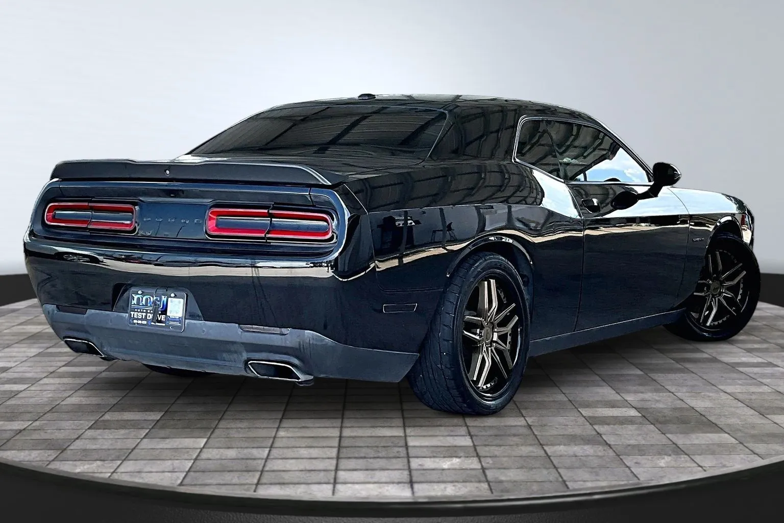 Dodge Challenger photo 6