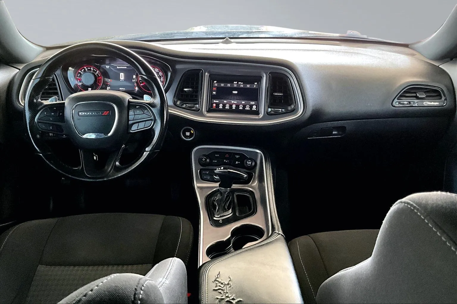 Dodge Challenger photo 7