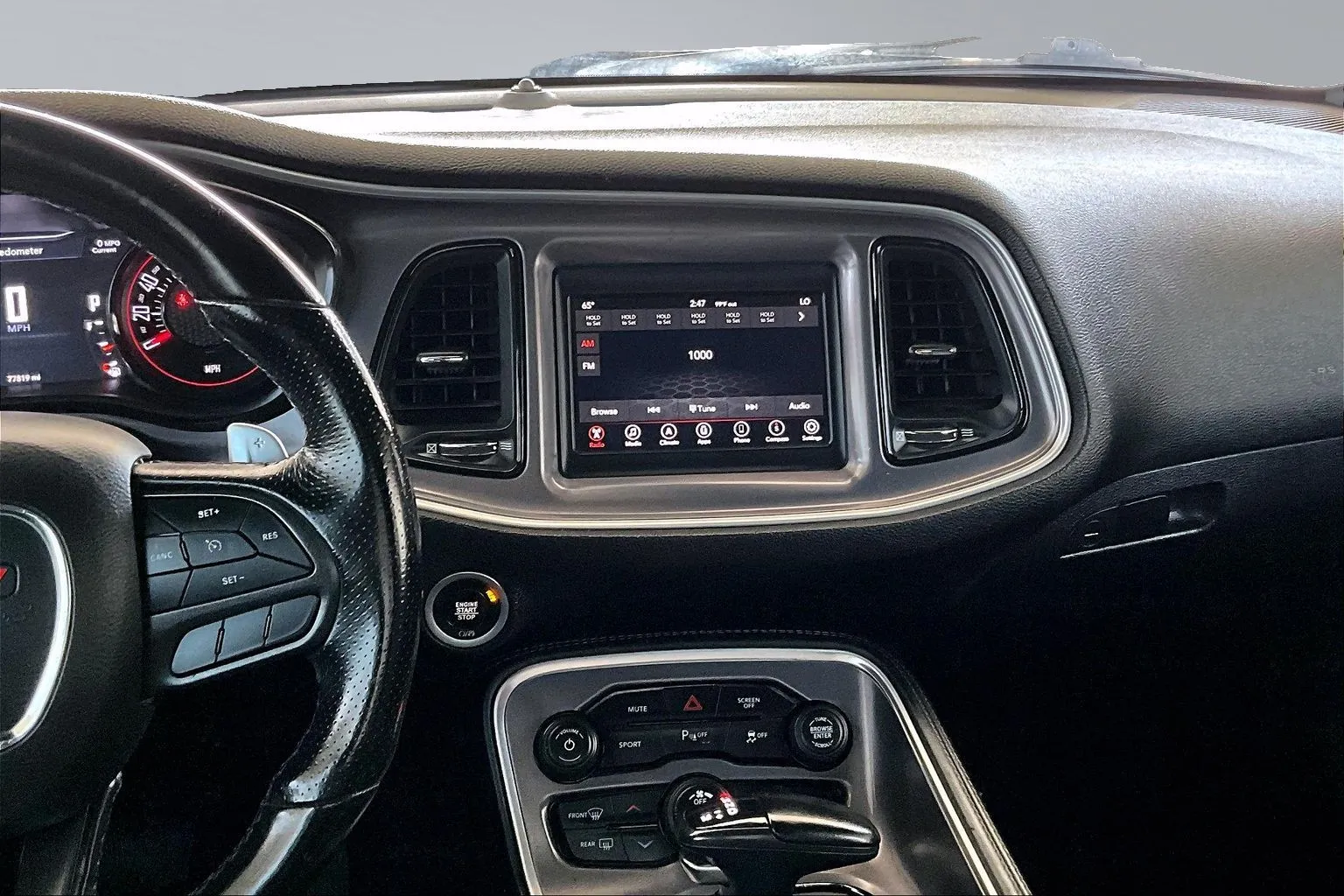 Dodge Challenger photo 9