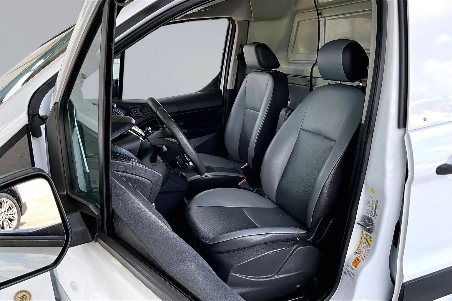 Ford Transit Connect photo 17