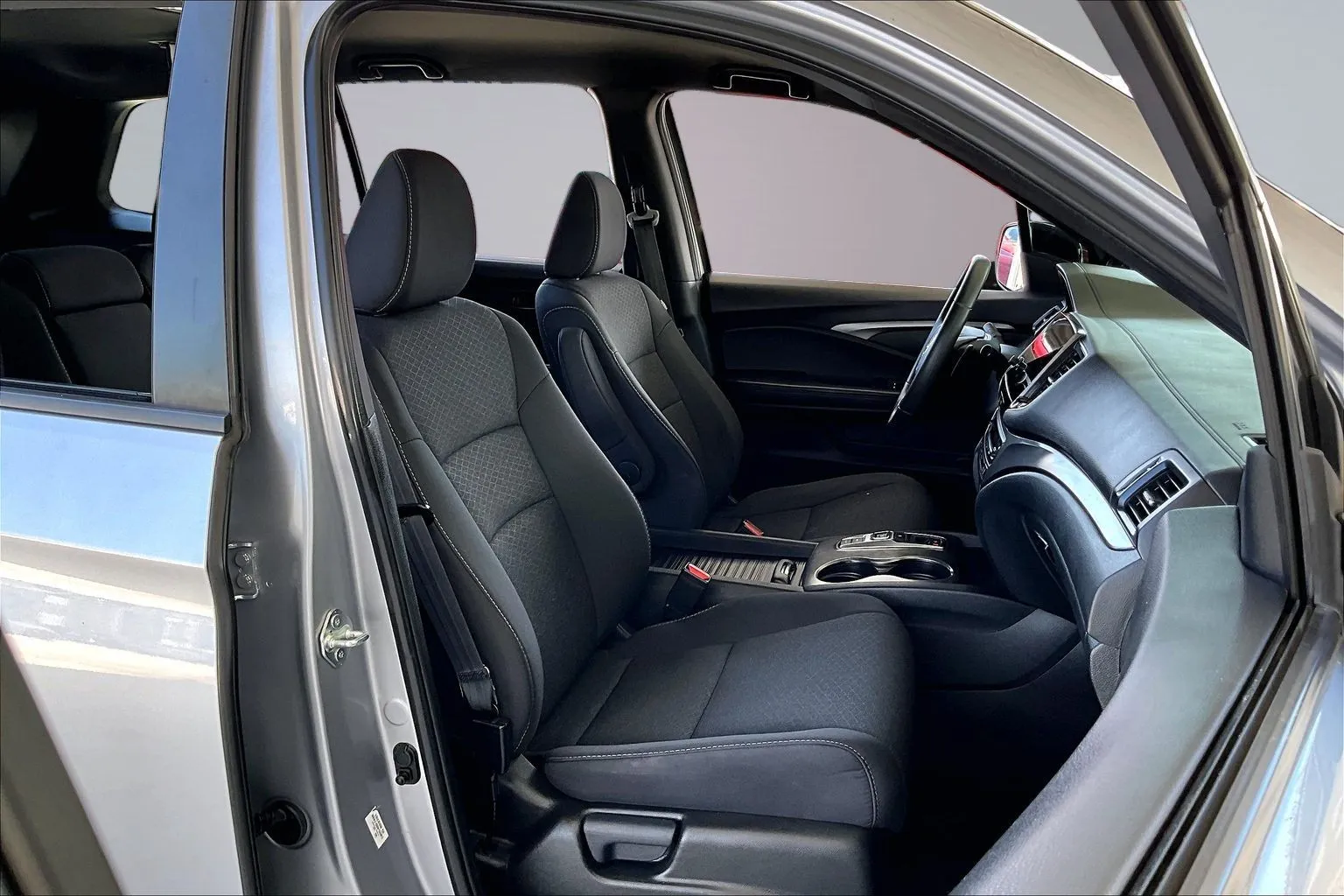 Honda Passport photo 25