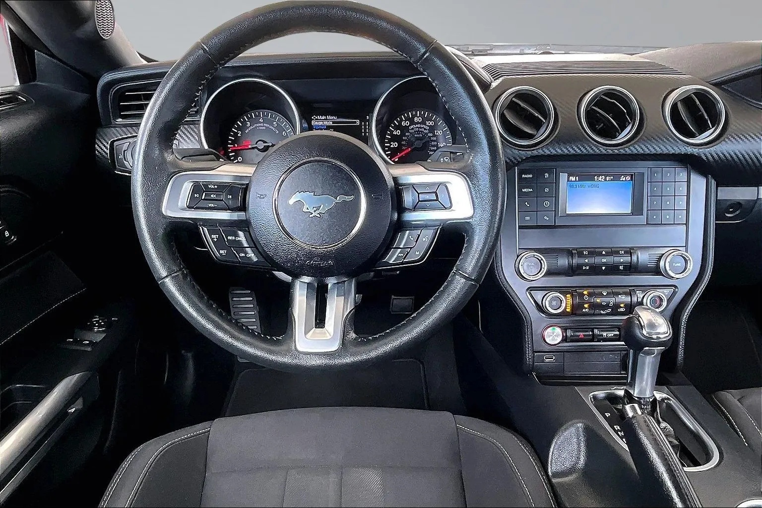 Ford Mustang photo 8