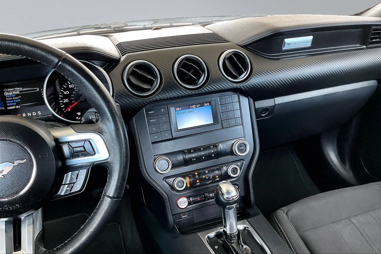 Ford Mustang photo 9